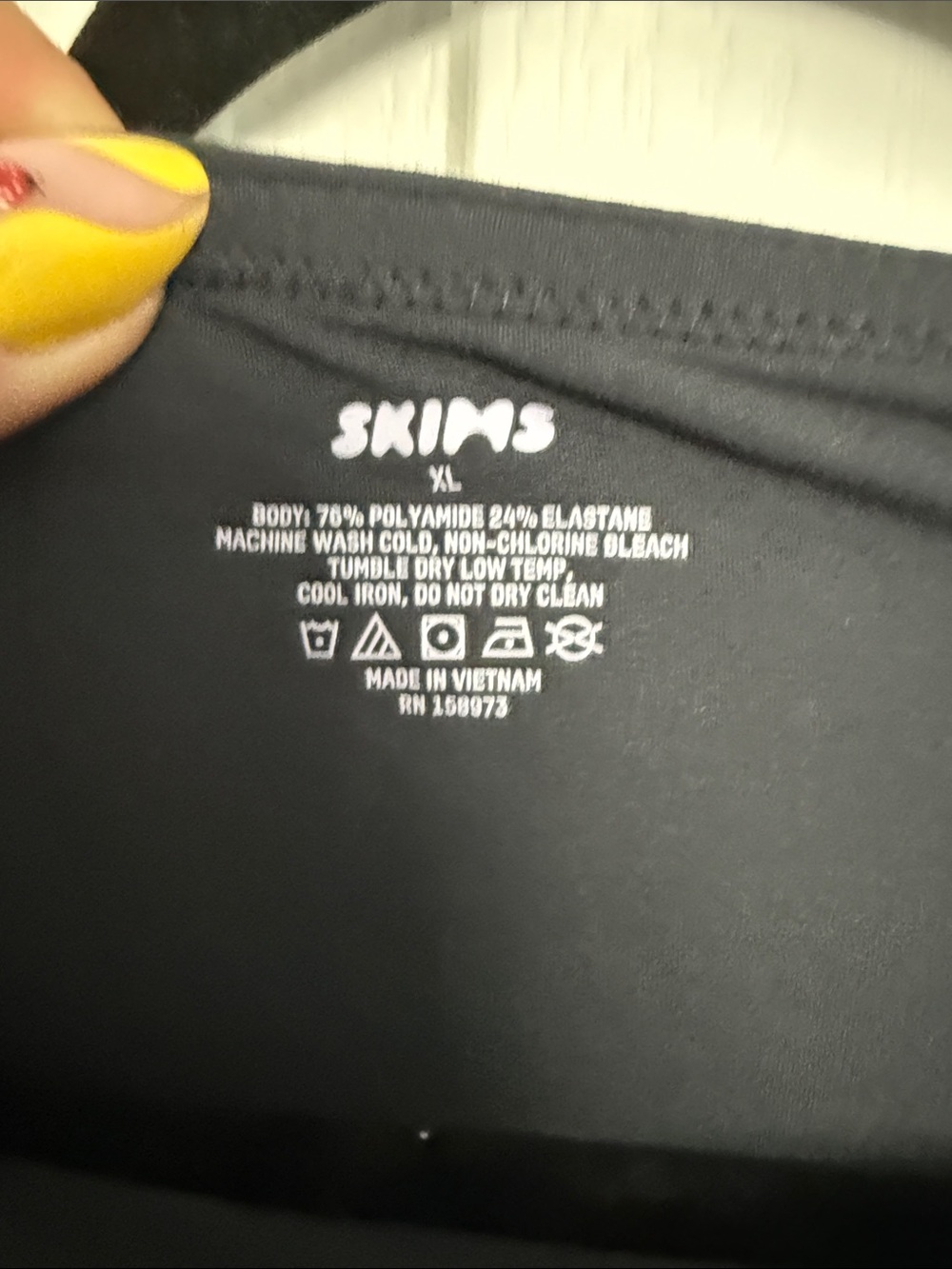 SKIMS Fits Everybody Long Skirt with Zipper - Picture 2 of 2